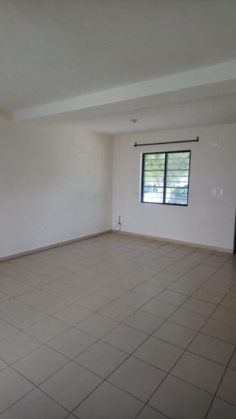 Casa en renta en condominio cerrado en Rincones del Marqués, Qro.