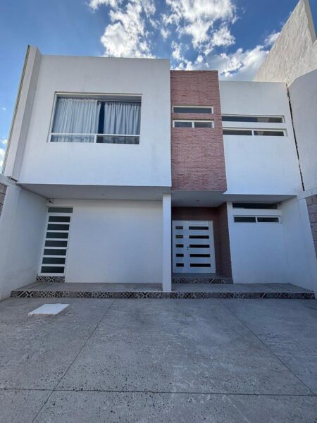 Casa en Venta en Cumbres del Lago, Juriquilla, Qro.