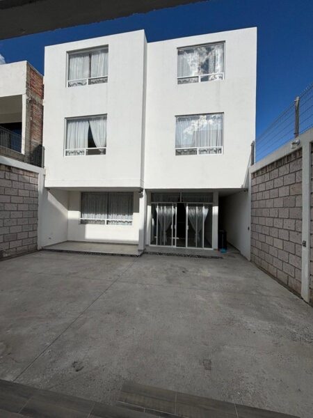 Casa en Venta en Cumbres del Lago, Juriquilla, Qro.