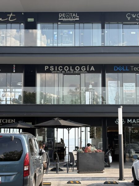 Renta Local Comercial en Plaza Zielo Zibatá El Marqués Qro Mex