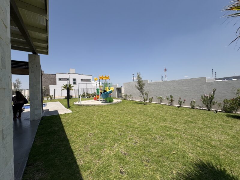 Venta casa en condominio en la Vista Residencial Qro