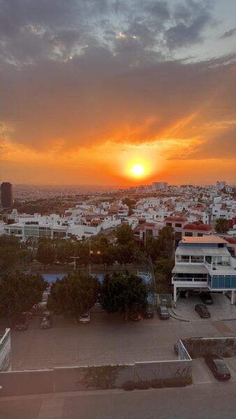 Renta Departamento Amueblado en Fracc Milenio lll Qro Mex