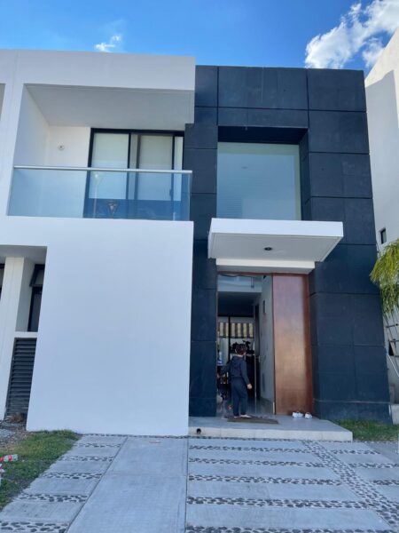 Renta Casa Amueblada en Santa Fe Juriquilla