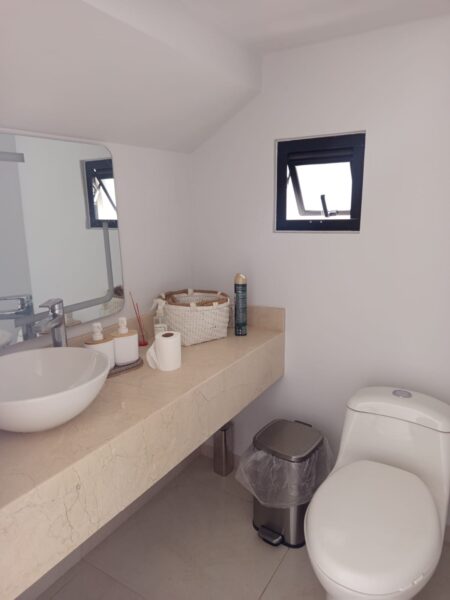 Casa en Renta Amueblada en Condominio Atia en Altos Juriquilla Qro. Mex.