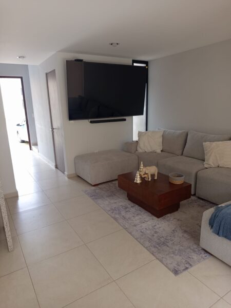 Casa en Renta Amueblada en Condominio Atia en Altos Juriquilla Qro. Mex.