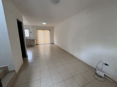 Casa en Renta en Fracc.Rincones del Marqués , Qro. Mex.