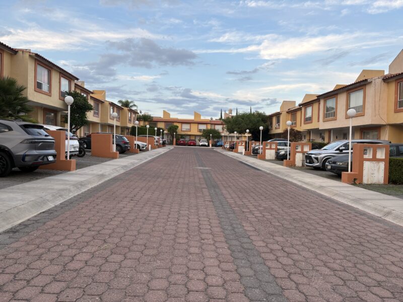 Casa Amueblada en Condominio Paraíso Juriquilla Qro. Mex.