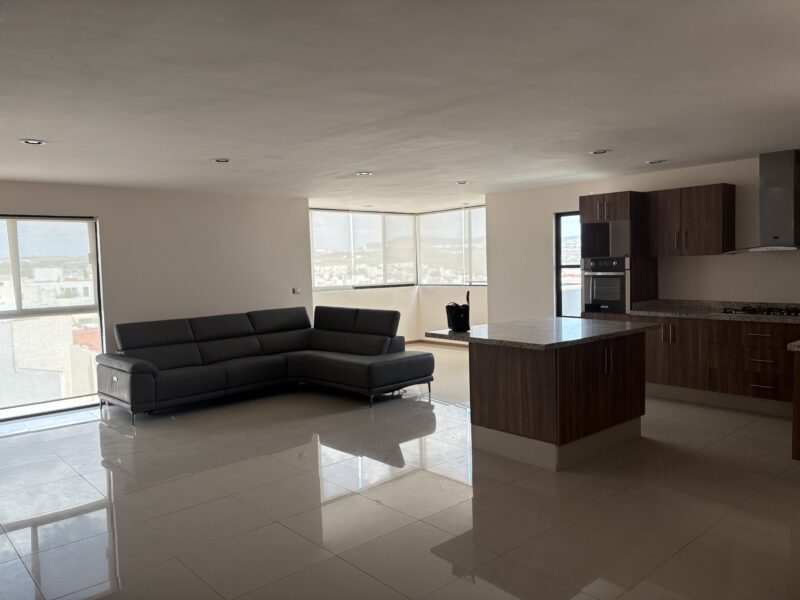 Pent House en Renta en Fracc. Milenio lll Qro. Mex.