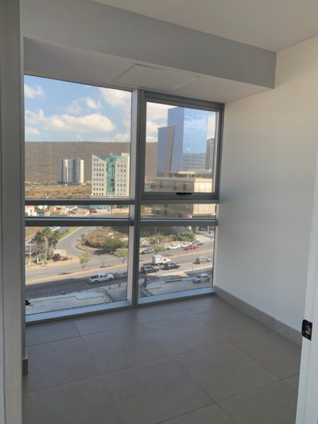 Renta Oficina/Consultorio en Torre Momentum Centro Sur Qro Mex