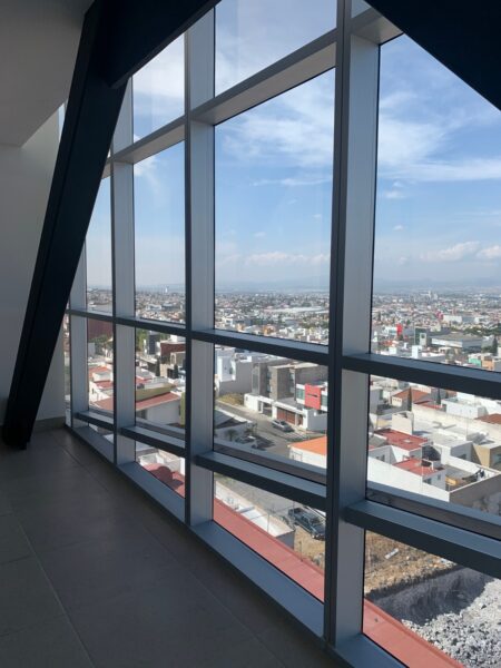 Renta Oficina/Consultorio en Torre Momentum Centro Sur Qro Mex