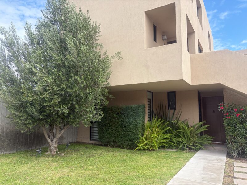 Casa en Renta sin muebles en Condominio Loretta , Altos Juriquilla Qro.Mex.