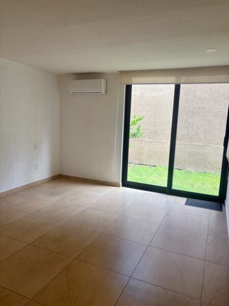 Casa en Renta sin muebles en Condominio Loretta , Altos Juriquilla Qro.Mex.