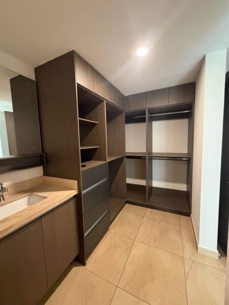 Casa en Renta sin muebles en Condominio Loretta , Altos Juriquilla Qro.Mex.