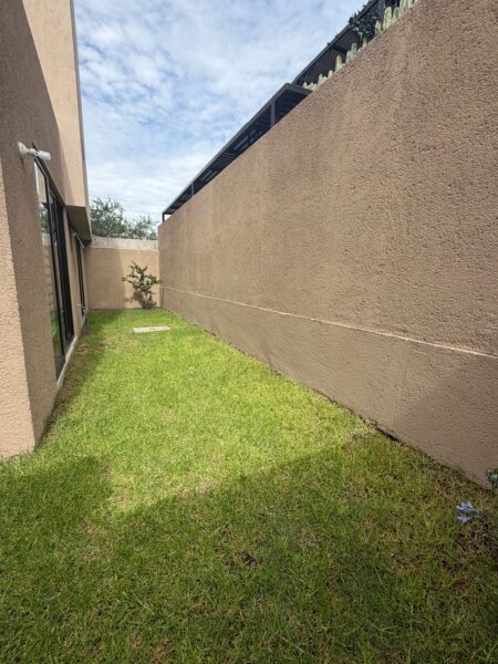 Casa en Renta sin muebles en Condominio Loretta , Altos Juriquilla Qro.Mex.