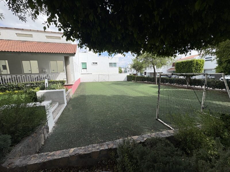 Casa en Venta en Condominio Alborada Fracc. Milenio lll Qro. Mex.