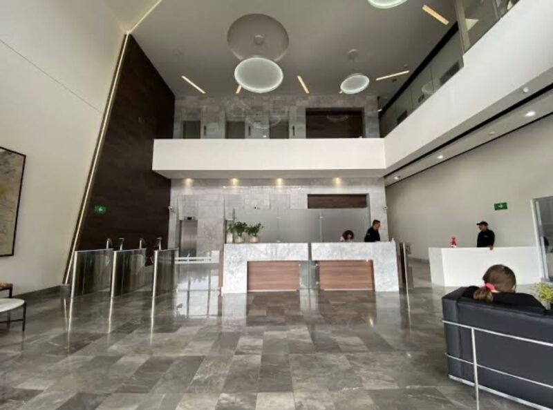Renta Oficina/Consultorio en Torre Momentum Centro Sur Qro Mex
