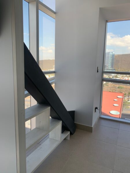 Renta Oficina/Consultorio en Torre Momentum Centro Sur Qro Mex