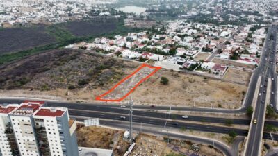 Terreno en Venta sobre Fray Junipero Serra Juriquilla Qro. Mex.