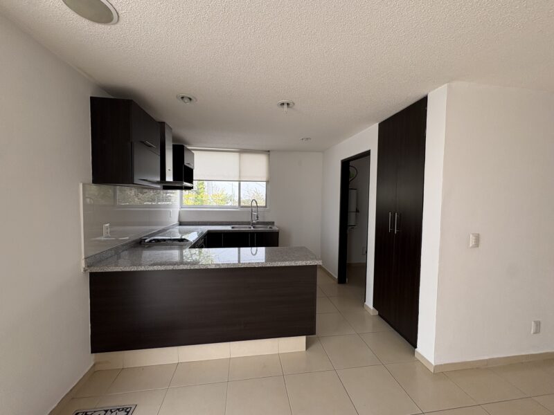 Casa en Renta en Condominio Tres Deseos en El Mirador El Marqués Qro. Mex .