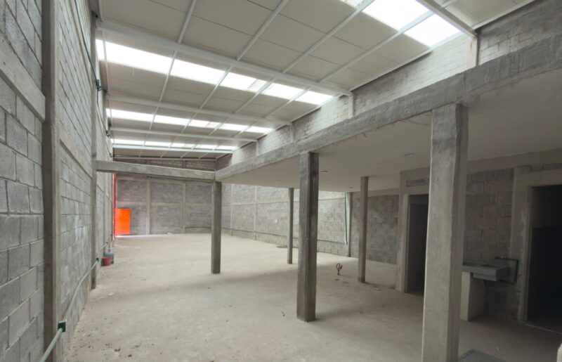Venta Bodega Comercial en Col. Loma Bonita Qro. Mex .