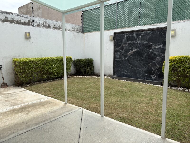 Casa en Renta con o sin Muebles en Fracc. Milenio lll Qro. Mex .