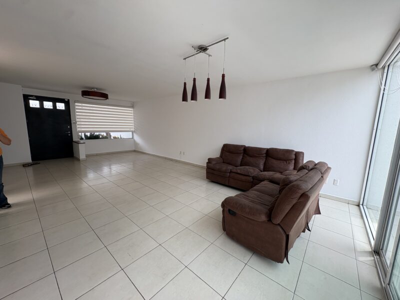 Casa en Renta con o sin Muebles en Fracc. Milenio lll Qro. Mex .