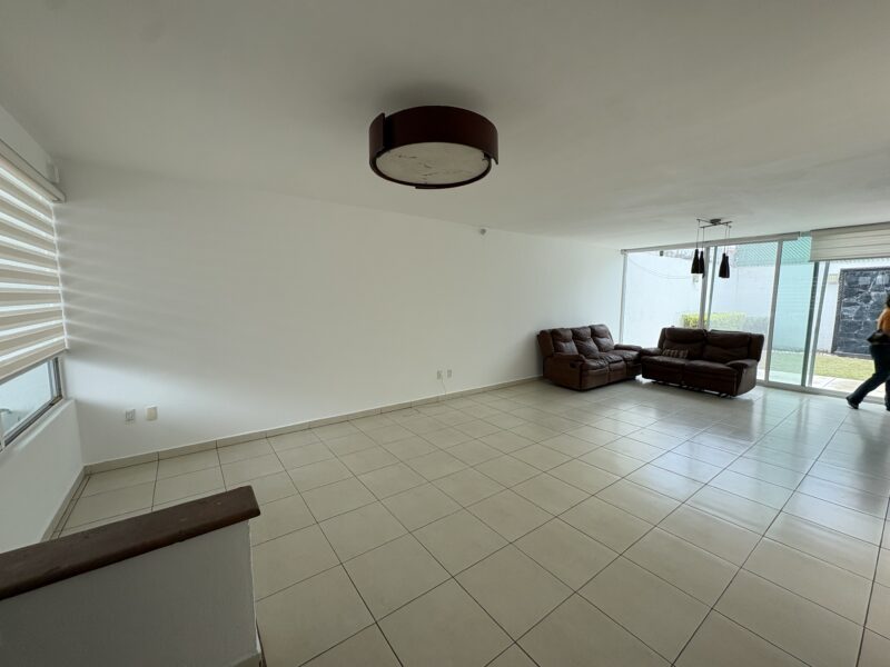 Casa en Renta con o sin Muebles en Fracc. Milenio lll Qro. Mex .