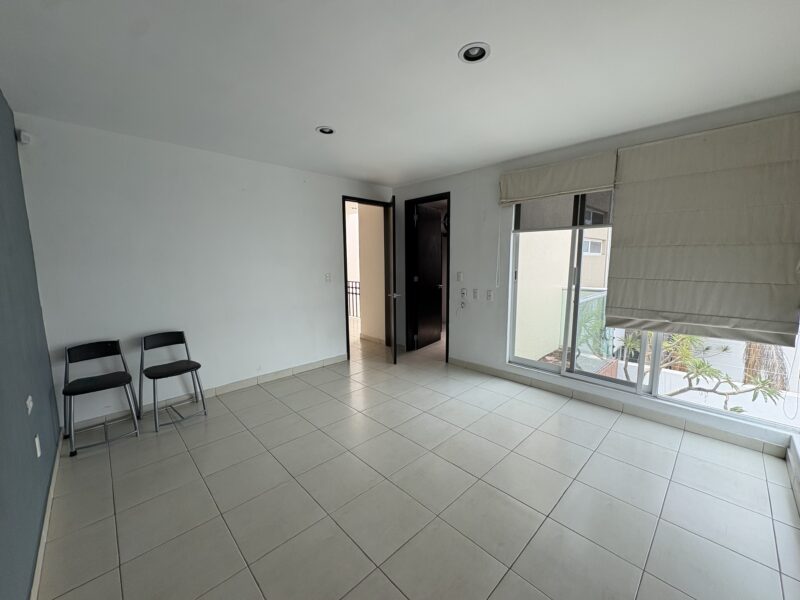 Casa en Renta con o sin Muebles en Fracc. Milenio lll Qro. Mex .