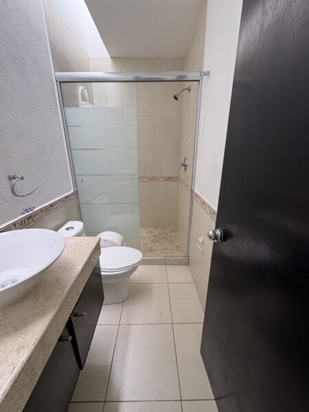 Casa en Renta con o sin Muebles en Fracc. Milenio lll Qro. Mex .