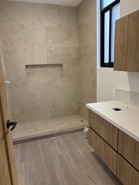 Casa en Venta de un Piso en Fracc. La Condesa Juriquilla Qro. Mex .