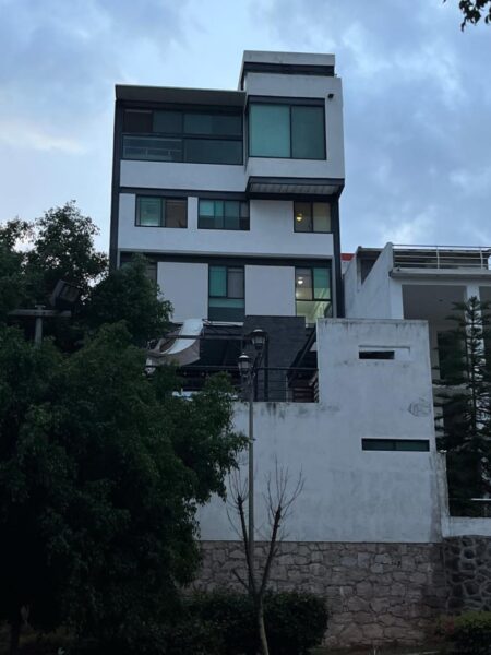 Edificio en Venta en Fracc. Milenio lll Qro. Mex.