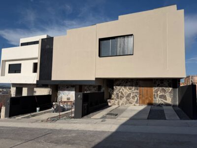 Casa en Venta en Fracc. Capital Sur, El Marqués Qro. Mex .