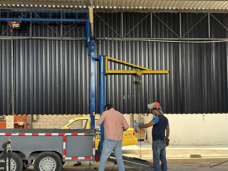 Taller de Paileria en Venta en Col. Colinas de Santa Cruz Qro. Mex.