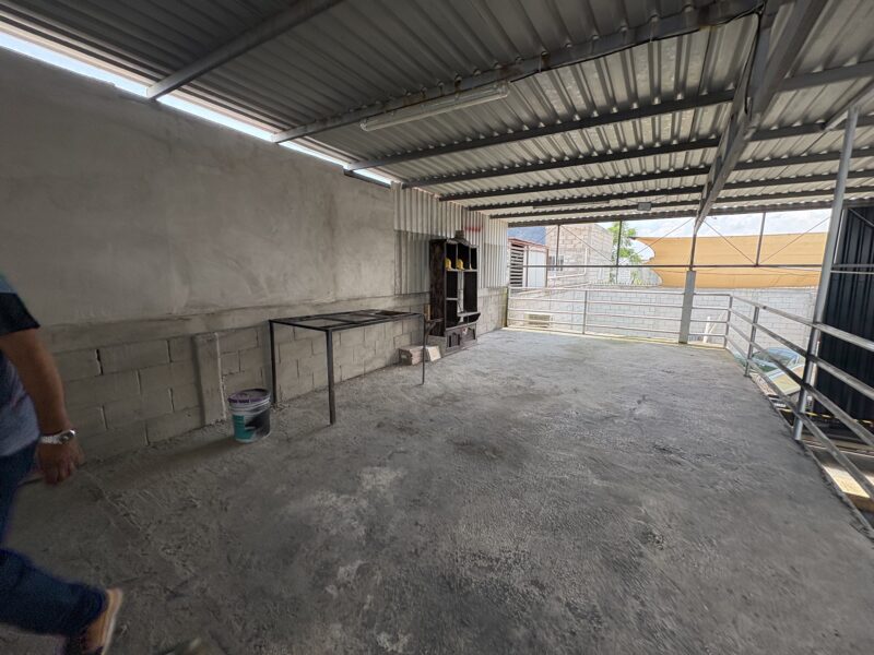 Taller de Paileria en Venta en Col. Colinas de Santa Cruz Qro. Mex.