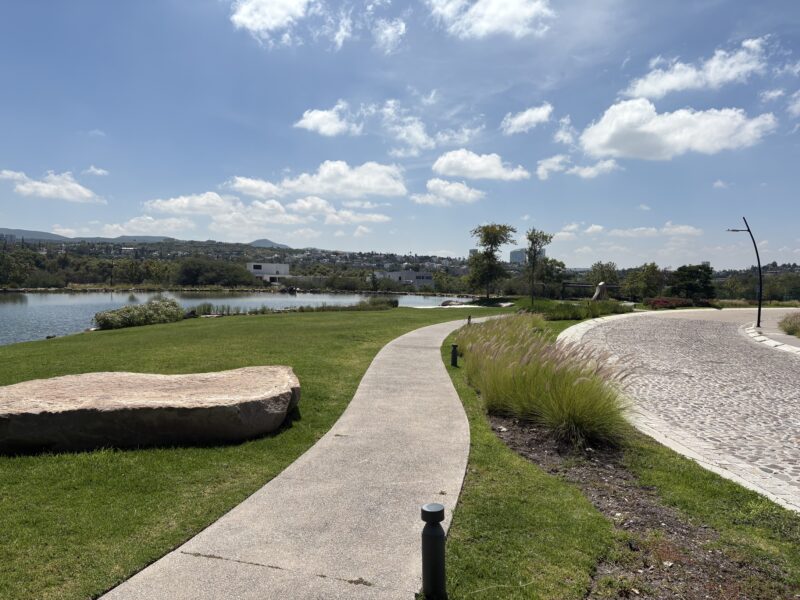 Lotes Habitacionales en Venta en Cumbres del Lago Juriquilla Qro. Mex.