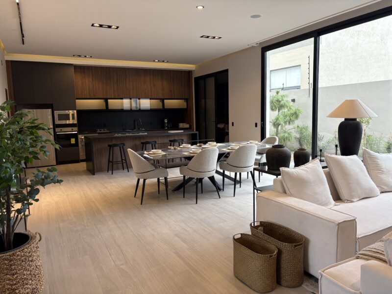 Residencia en Venta Fracc. La Vista Grand Queretaro Mex.