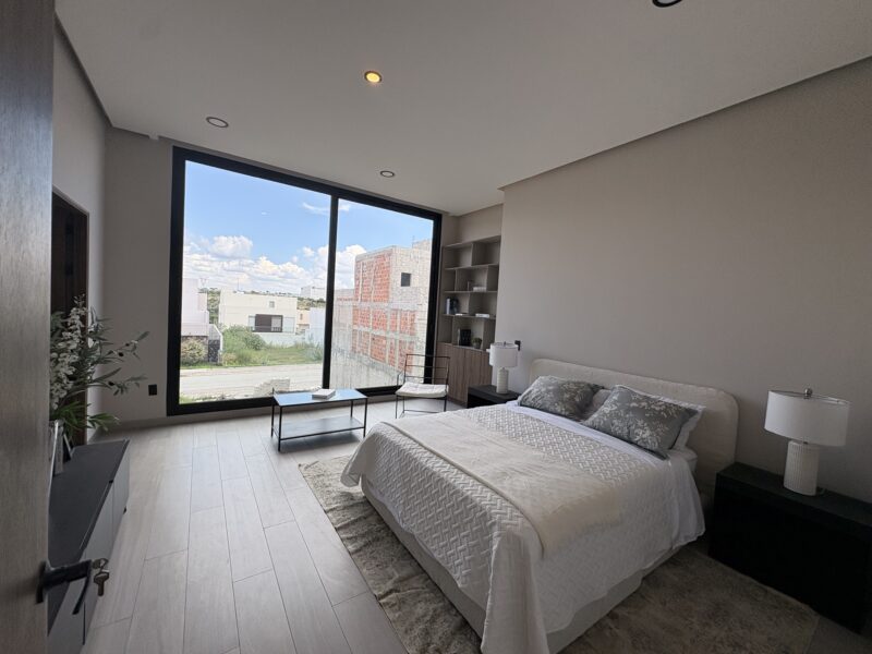 Residencia en Venta Fracc. La Vista Grand Queretaro Mex.