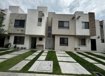 Casa en Renta en Fracc. Rincones del Marqués Qro. Mex.