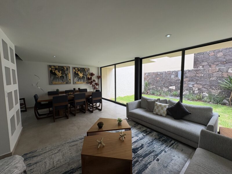 Casa en Venta en Condominio con Amenidades en Zibatá Qro. Mex