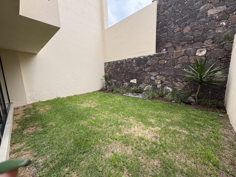 Casa en Venta en Condominio con Amenidades en Zibatá Qro. Mex