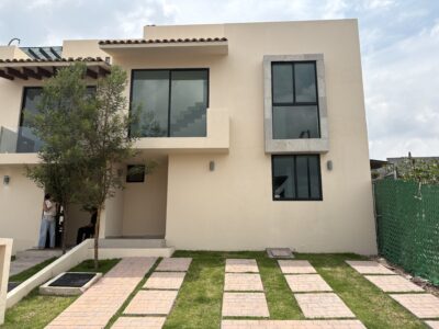 Casa en Venta en Condominio con Amenidades en Zibatá Qro. Mex