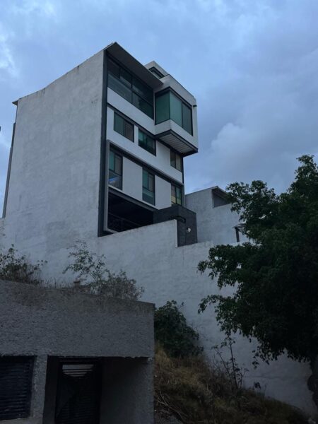 Edificio en Venta en Fracc. Milenio lll Qro. Mex.