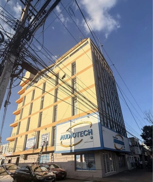 Renta piso,paga Oficinas,Consultorios,coworking en Centro Qro. Mex.