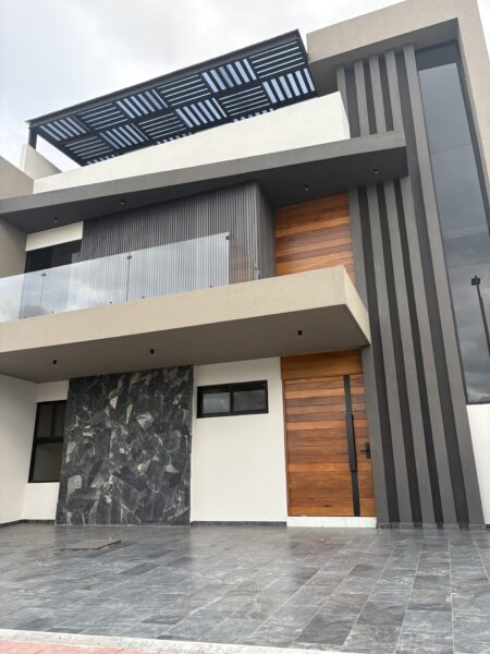 Casa Residencia en Venta en Fracc. Colinas de Juriquilla Qro.Mex.