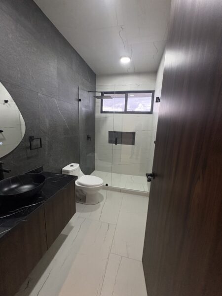 Casa Residencia en Venta en Fracc. Colinas de Juriquilla Qro.Mex.